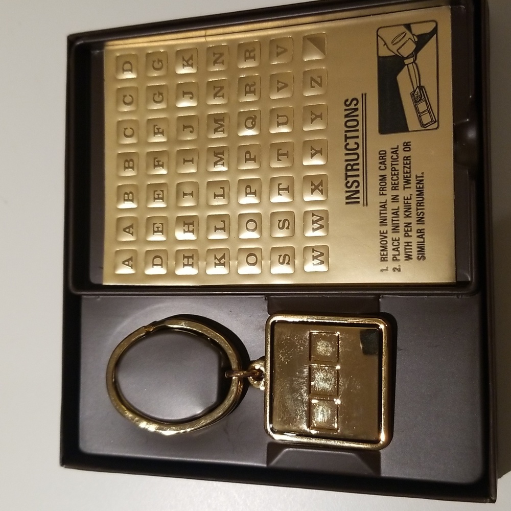 Vintage Rolfs Initial Keyholder - Picture 3 of 4